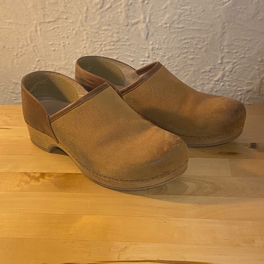 Brenna clogs